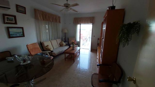 Appartement op de tweede verdieping met terras en wasruimte
