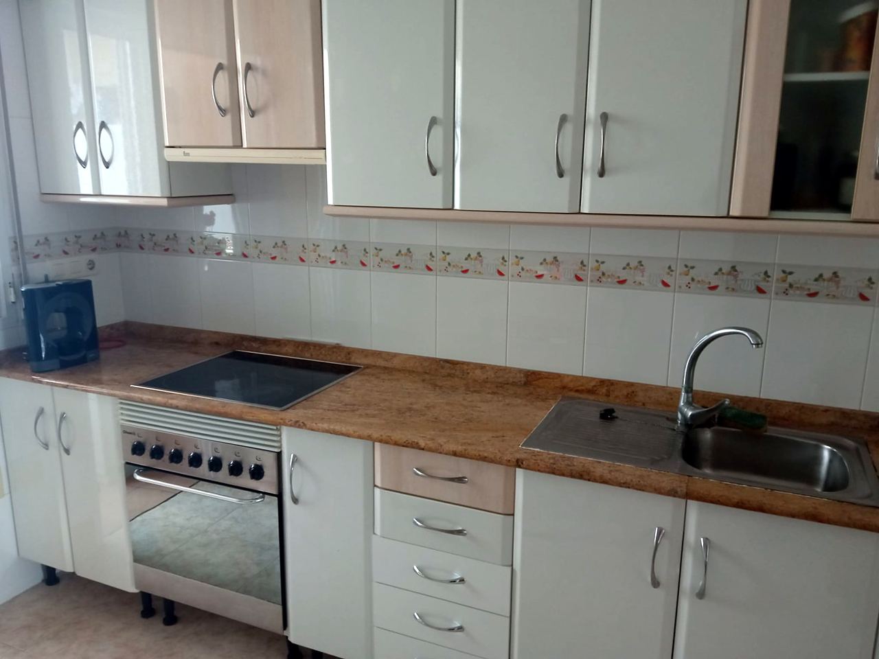Appartamento al secondo piano con ampio terrazzo – Foto 4