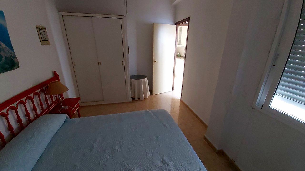 Appartamento al secondo piano con terrazzo e lavanderia – Foto 4