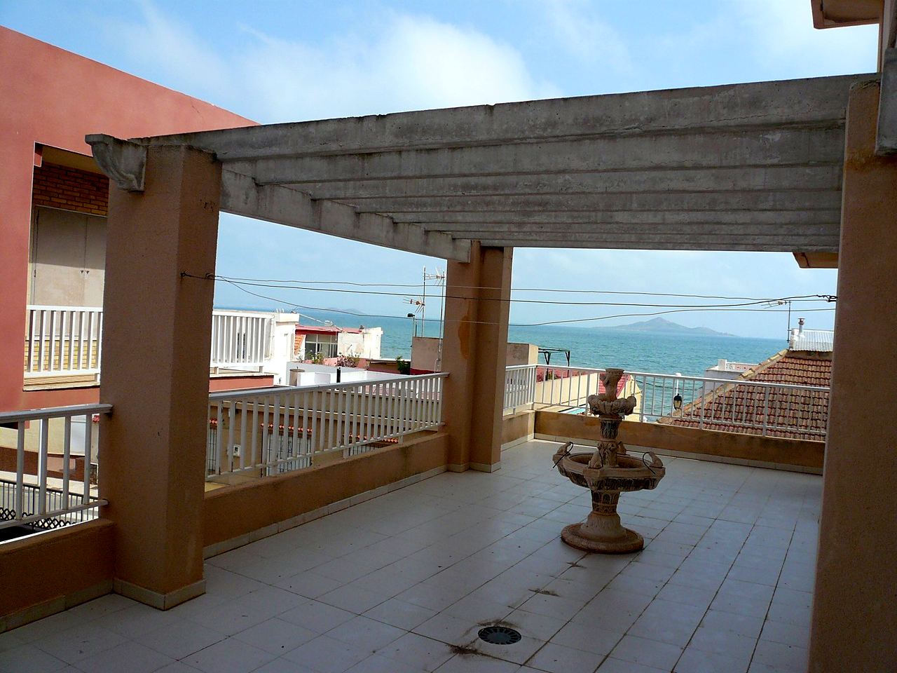 First-floor apartment with sea views