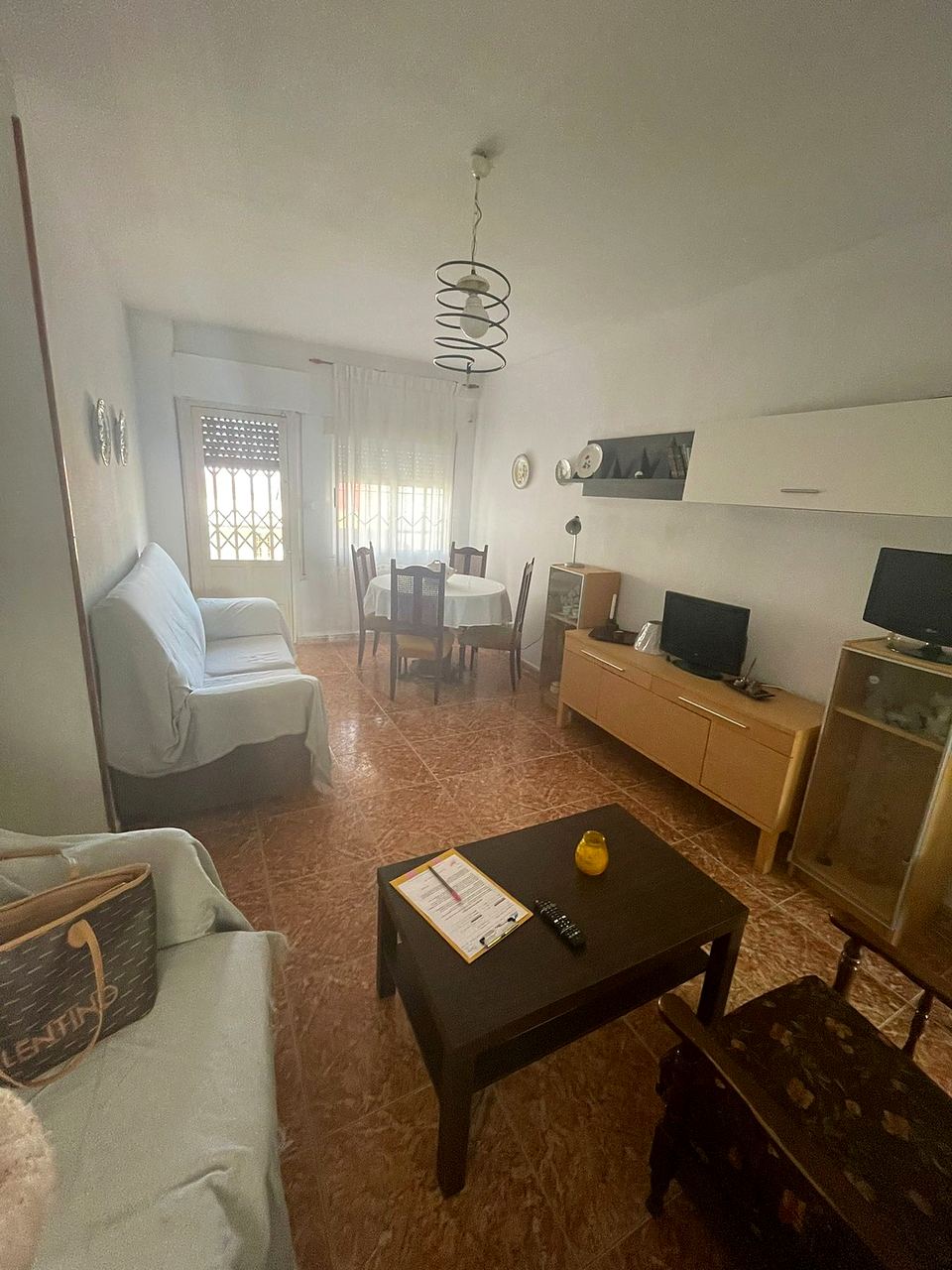 Furnished first-floor apartment with sea views