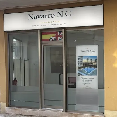 Entrada de la oficina de Navarro N.G